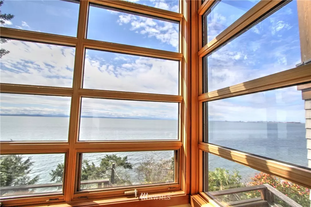 Point Roberts, WA 98281,371 West Bluff RD