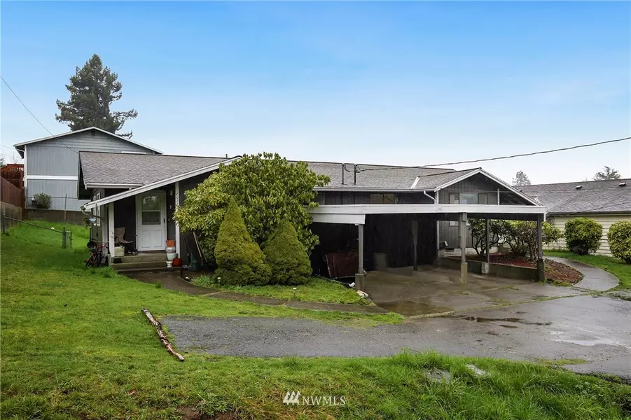 8029 E Hemlock ST, Port Orchard, WA 98366