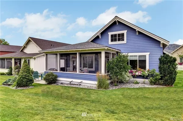 105 Bootlegger LN, Oroville, WA 98844