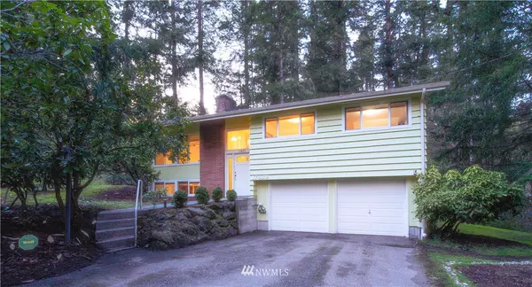 17829 33rd AVE NE, Lake Forest Park, WA 98155