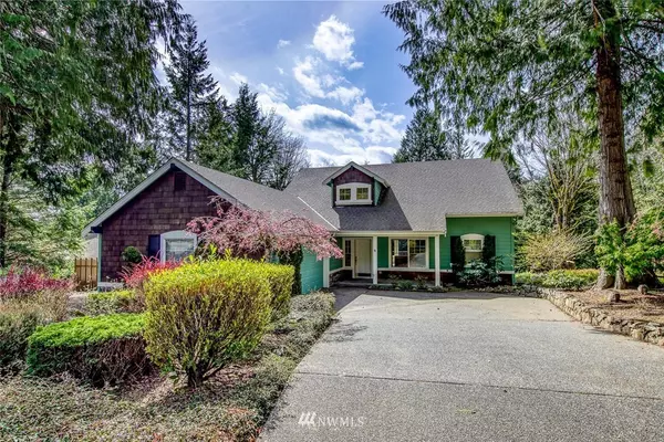 827 Rainier LN, Port Ludlow, WA 98365