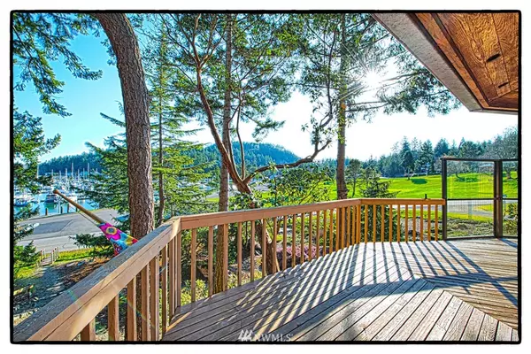 La Conner, WA 98257,902 Paiute PL