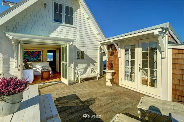 Bainbridge Island, WA 98110,15747 Point Monroe DR NE