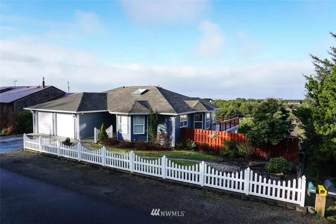 Ocean Park, WA 98640,35503 J PL