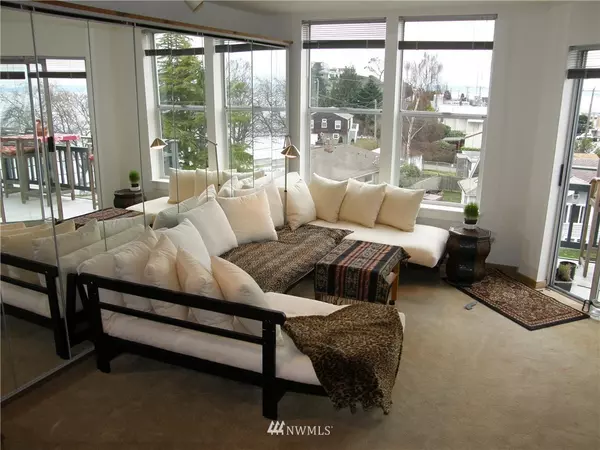 Seattle, WA 98116,2920 SW Alki AVE #405