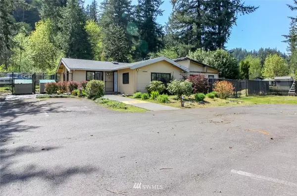 19861 Renton-Maple Valley RD SE, Maple Valley, WA 98038