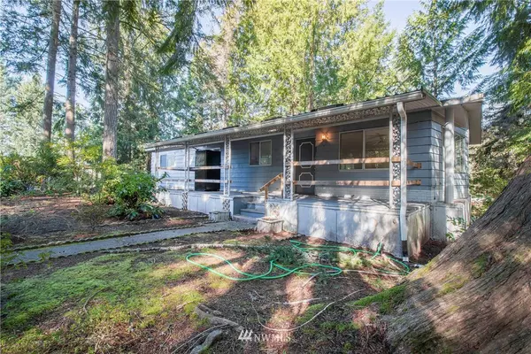 4820 Marianne LN SE, Olalla, WA 98359