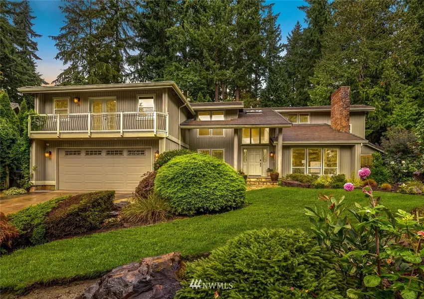 2066 213th AVE NE, Sammamish, WA 98074