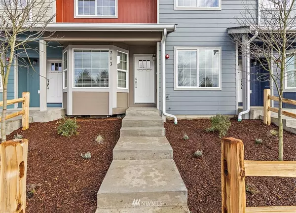 213 Norpoint WAY NE, Tacoma, WA 98422