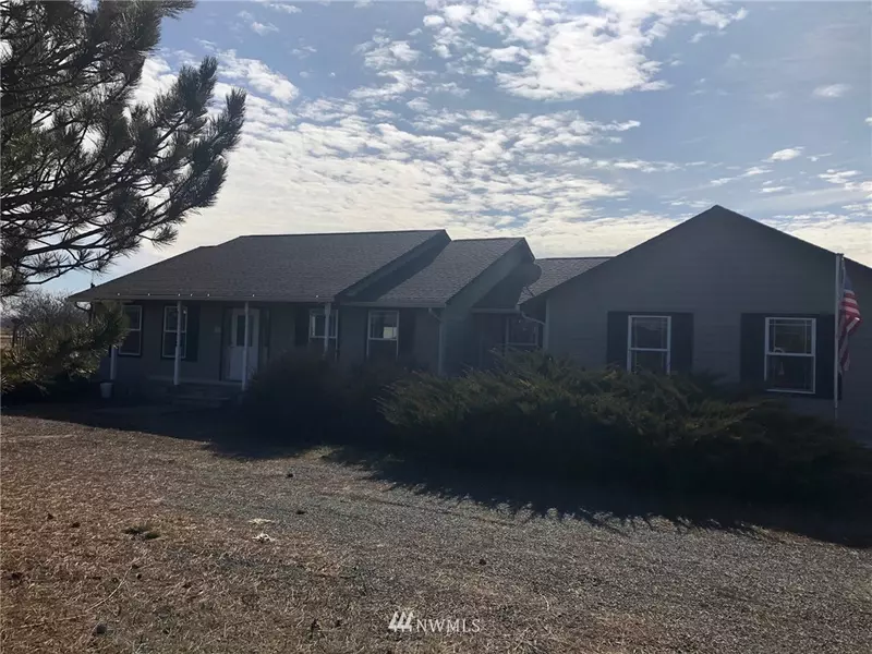 50 Spring Valley LN, Ellensburg, WA 98926