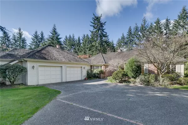 8417 NE 12th ST, Medina, WA 98039