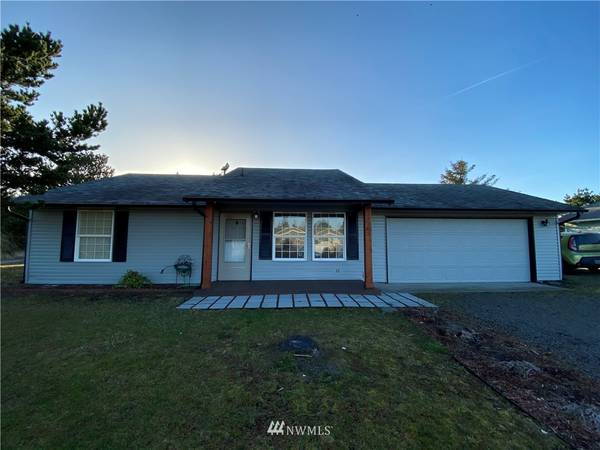 35205 G ST, Ocean Park, WA 98640