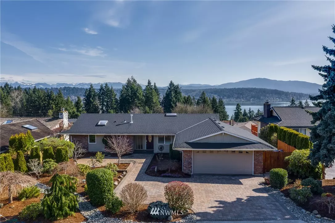 Bellevue, WA 98008,516 172nd PL NE