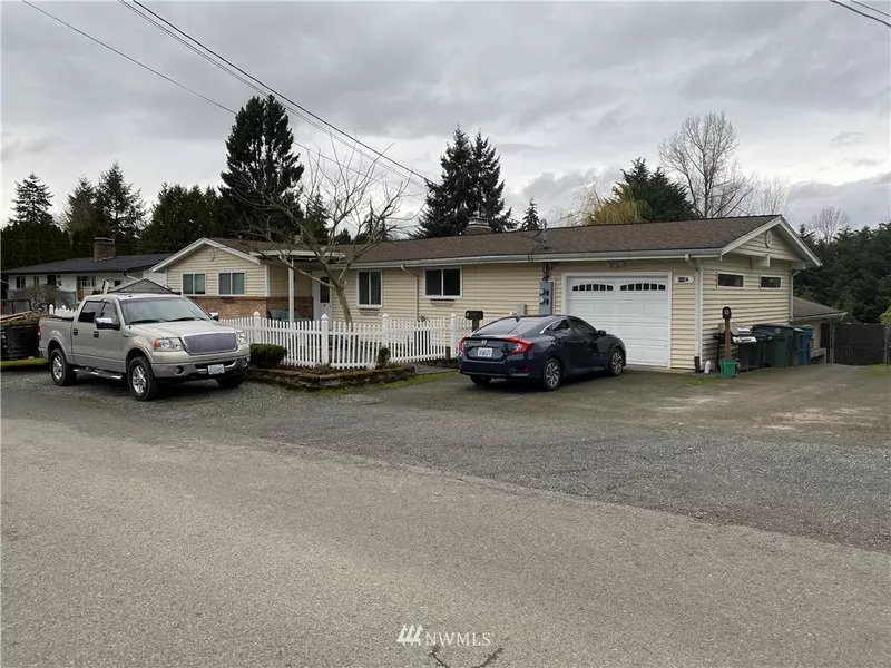 810 5th Street Dr #A-B, Snohomish, WA 98290