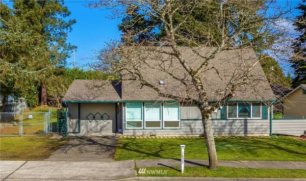 1828 S 260th ST, Des Moines, WA 98198