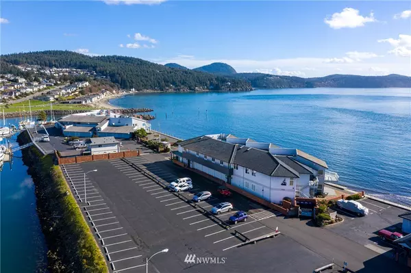 Anacortes, WA 98221,2401 Skyline Way #202