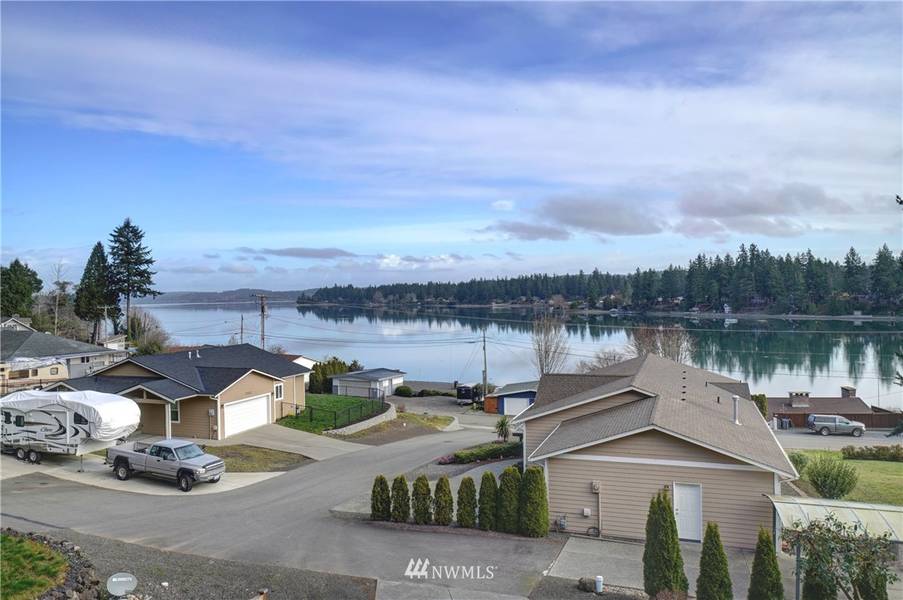 1709 Shorewood Drive, Bremerton, WA 98312