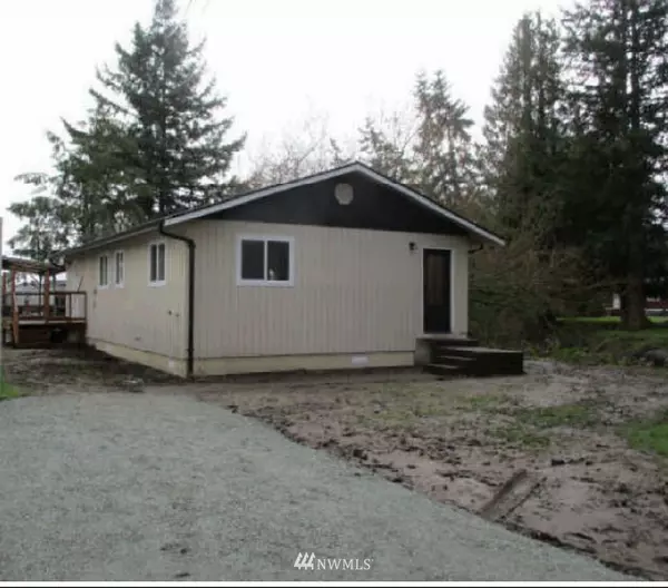 8881 Ershig RD, Bow, WA 98232