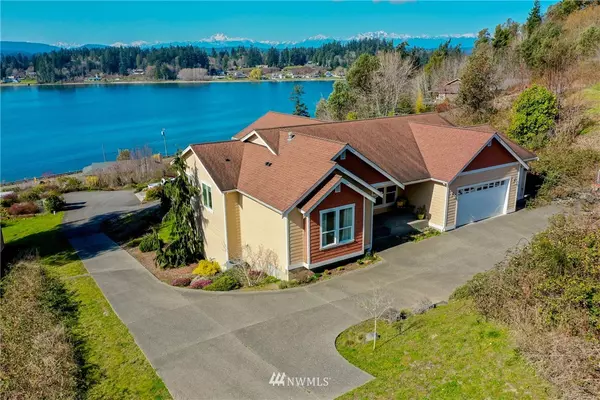 3182 Tracyton Beach RD NW, Bremerton, WA 98310