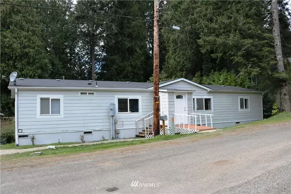 401 Lake Devereaux RD, Allyn, WA 98524