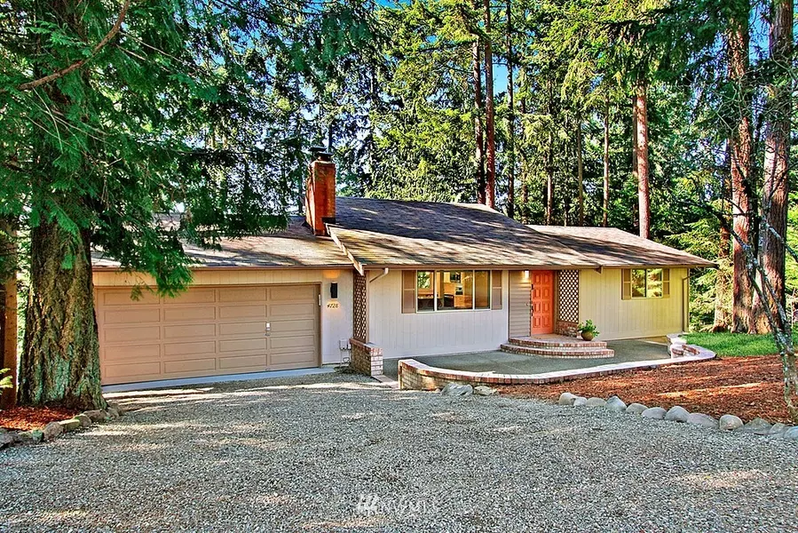 4728 W Tapps DR E, Lake Tapps, WA 98391