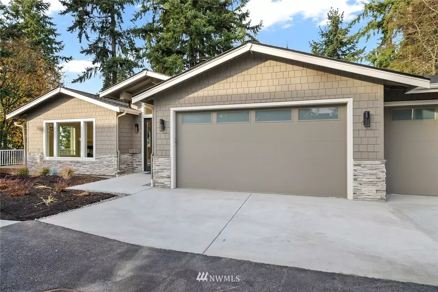 7237 Soundview LN, Edmonds, WA 98026