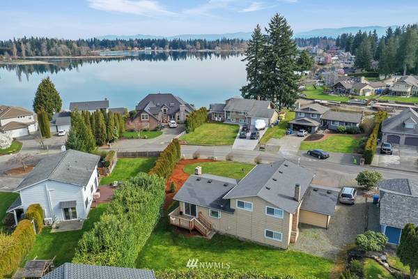 2718 204th Avenue Ct E, Lake Tapps, WA 98391