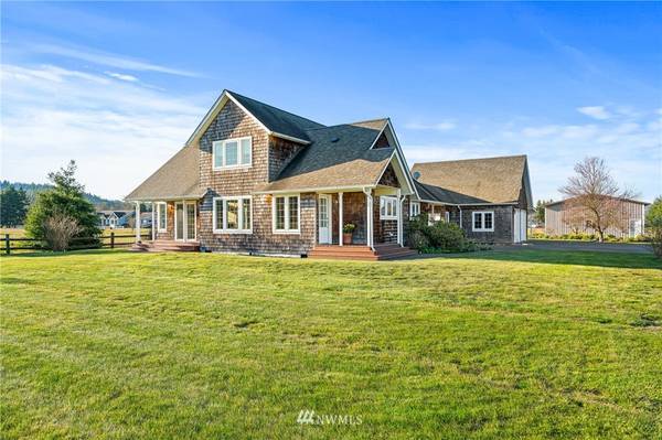 13 Darnel LN, Raymond, WA 98577