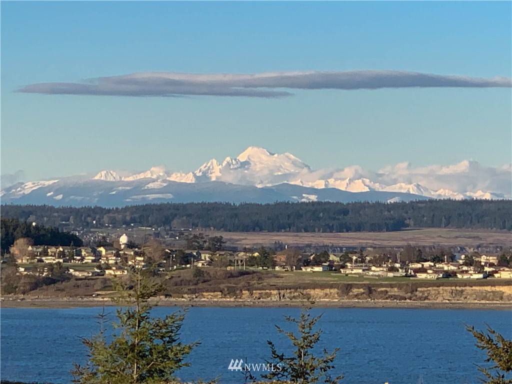 751 Windimere LN, Oak Harbor, WA 98277