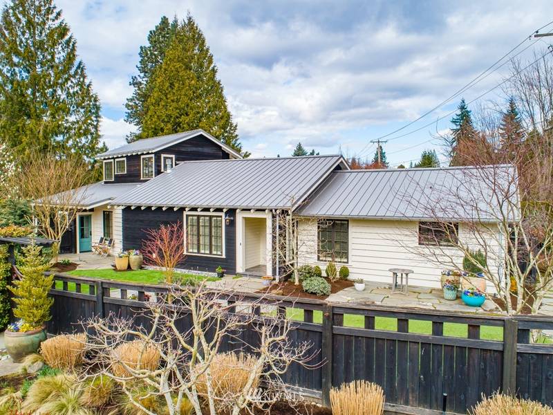 3006 92 PL NE, Clyde Hill, WA 98004