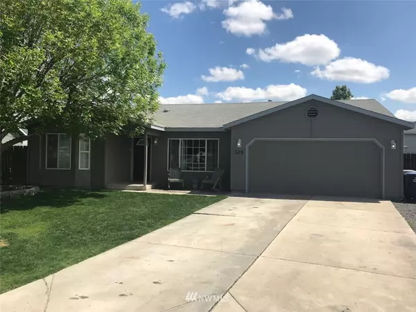 325 E Belair DR, Moses Lake, WA 98837