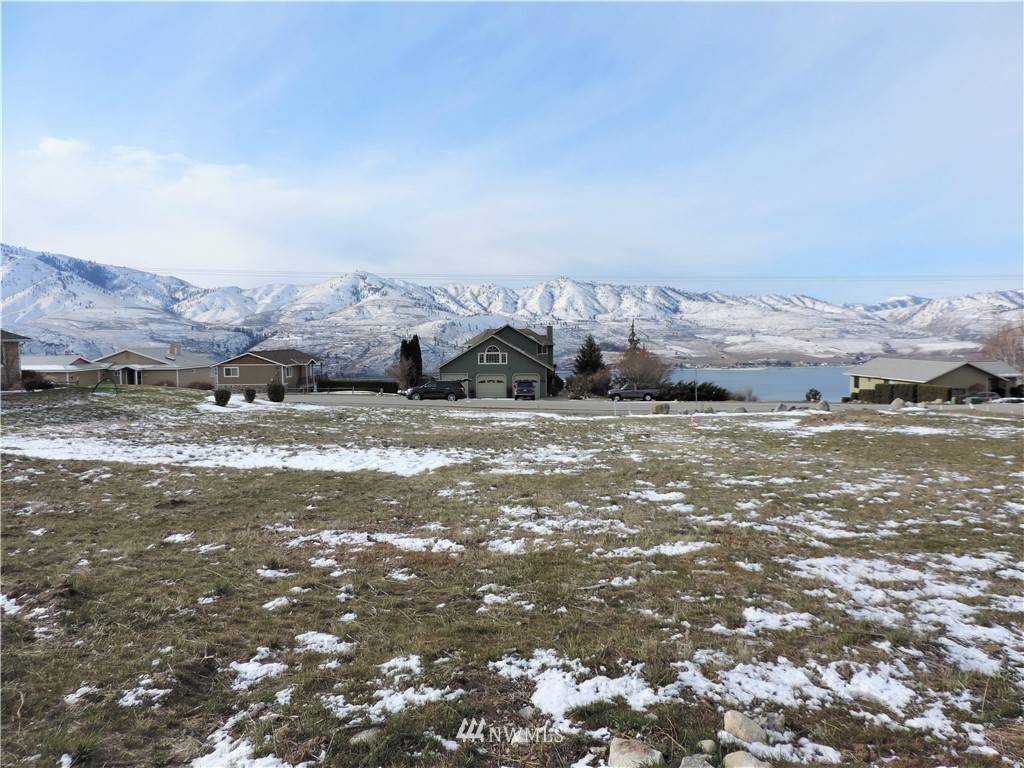 121 Pinnacle PL, Chelan, WA 98816