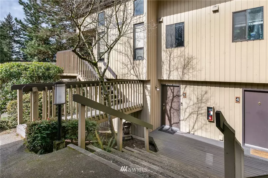 3573 109th PL NE #1, Bellevue, WA 98004