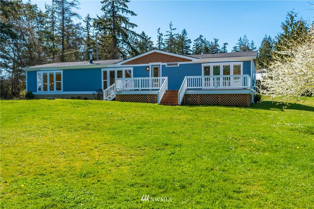 1569 Scenic Heights RD, Oak Harbor, WA 98277