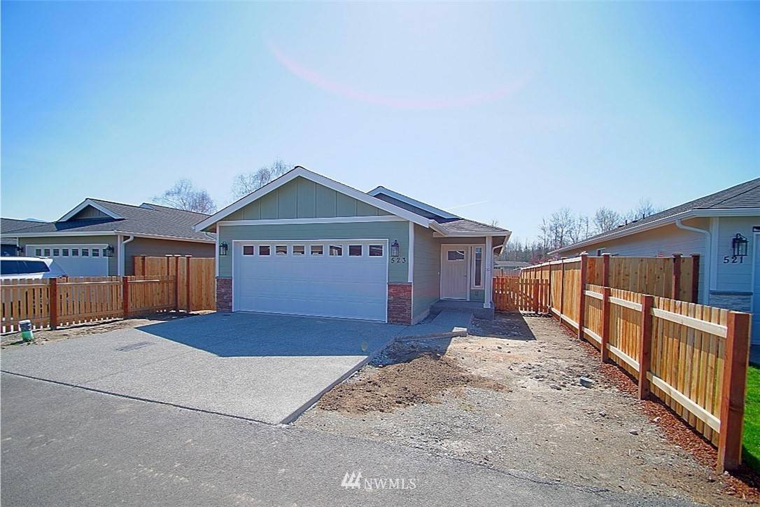 523 E Van Dam PL, Buckley, WA 98321
