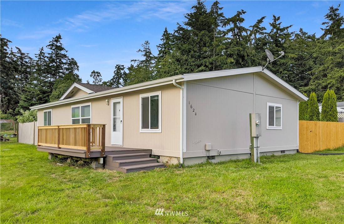 1624 Allyson ST, Oak Harbor, WA 98277