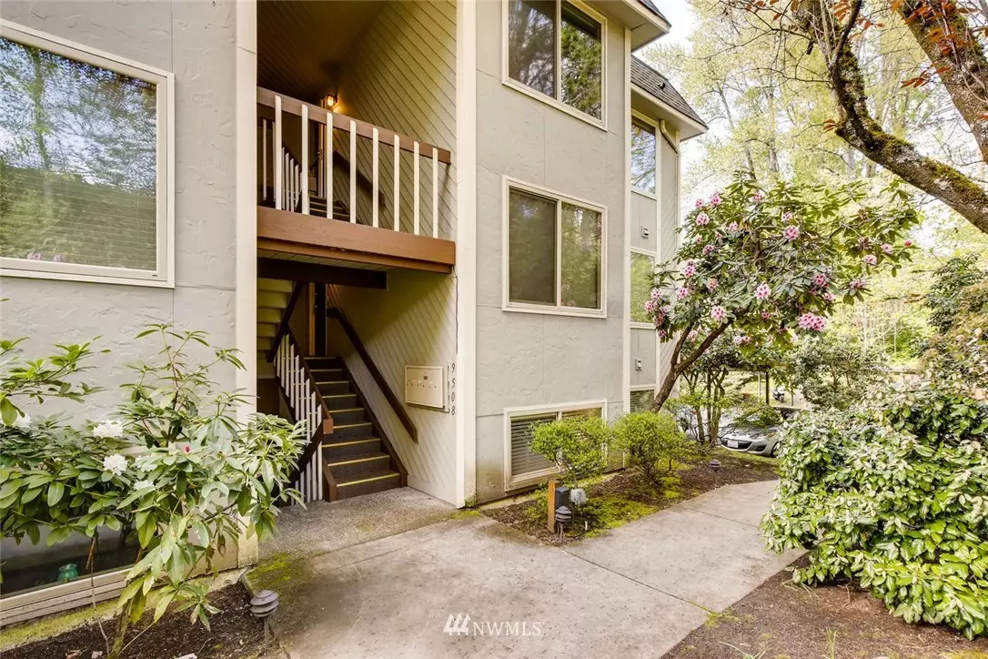 Seattle, WA 98115,9508 Ravenna AVE NE #107