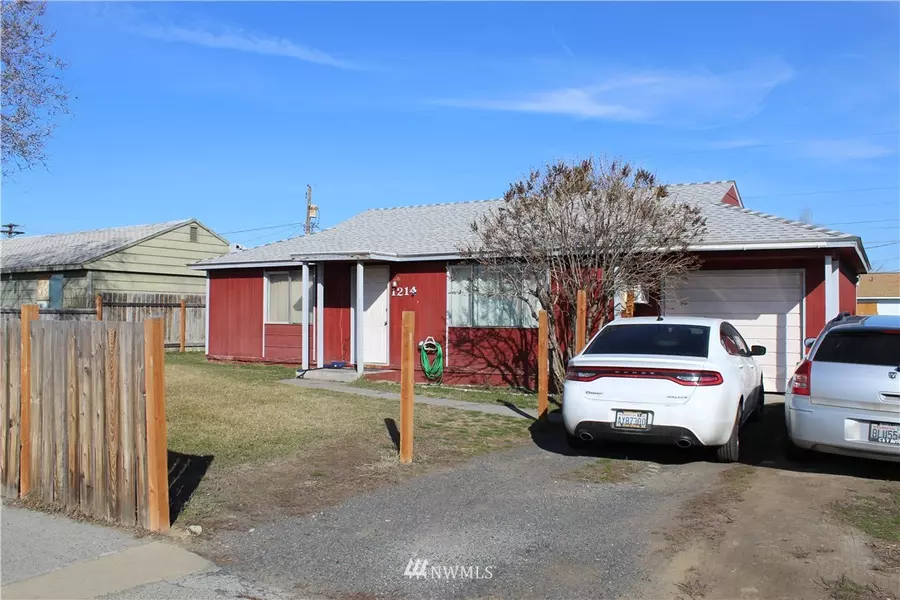 1214 Lowry ST, Moses Lake, WA 98837