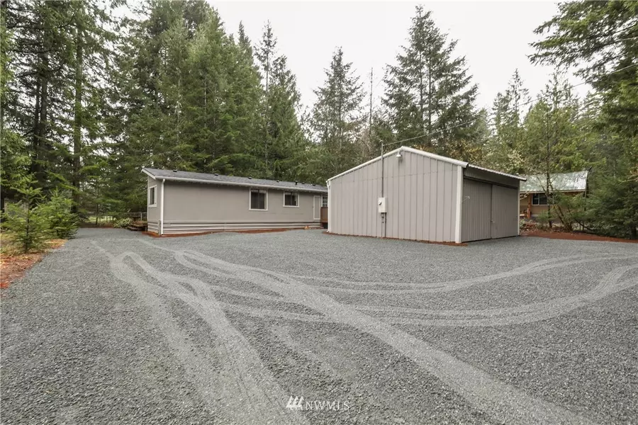 136 Silver Tip LN, Packwood, WA 98361