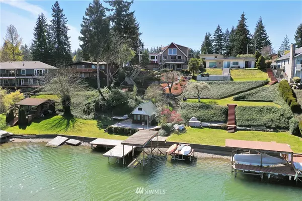 Lake Tapps, WA 98391,3223 Deer Island DR E