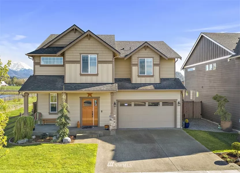 490 Sigrist DR E, Enumclaw, WA 98022