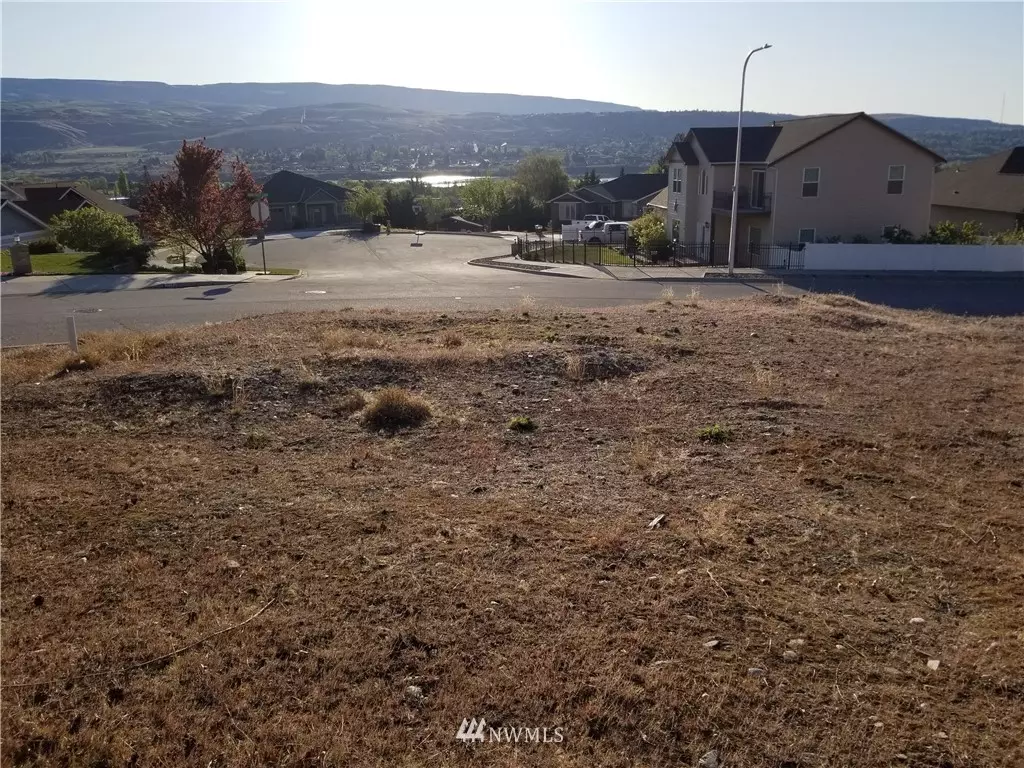 Wenatchee, WA 98801,2126 Honeysett RD