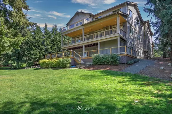 9760 White Horse Drive, Kingston, WA 98346