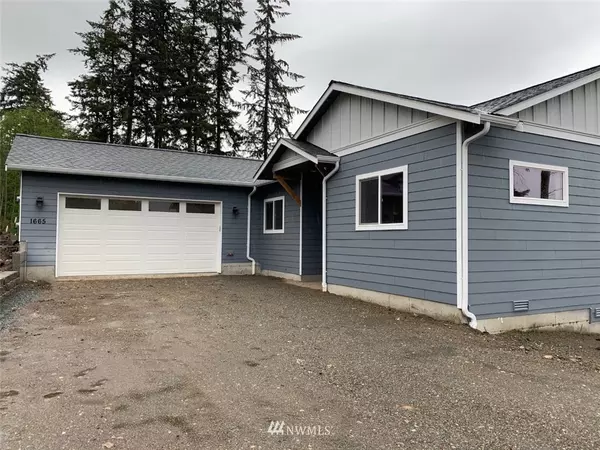 1665 Silver Lake RD, Oak Harbor, WA 98277