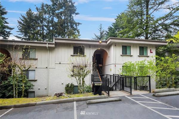 12700 NE 116th ST #L-34, Kirkland, WA 98034