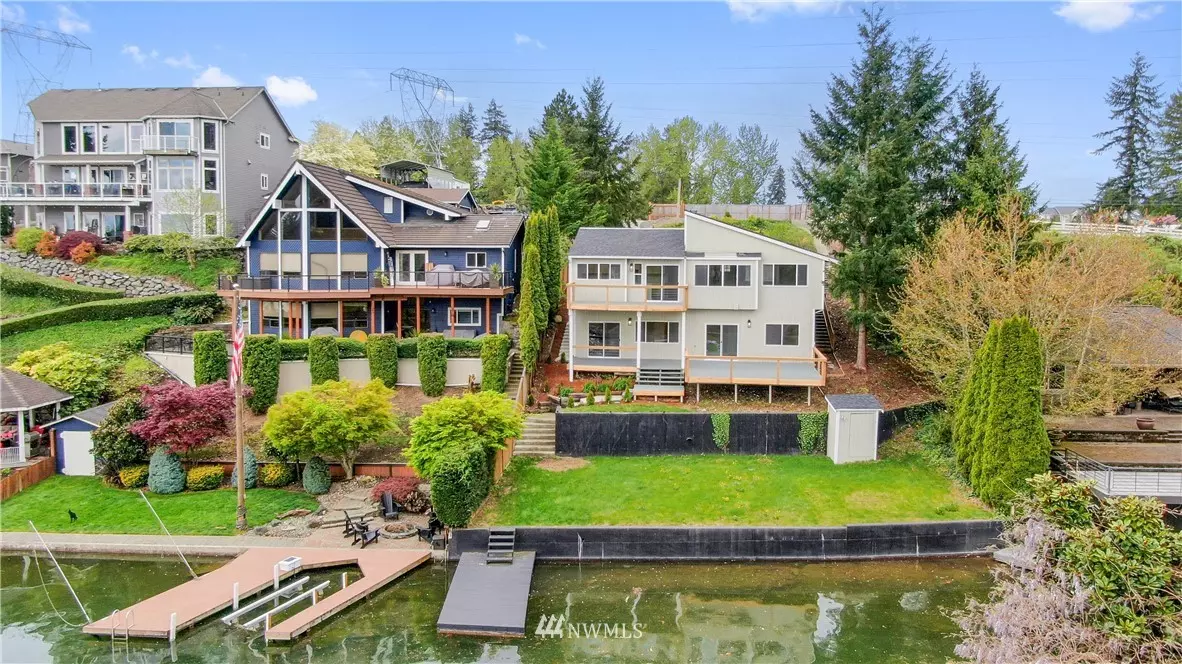 Lake Tapps, WA 98391,2907 Deer Island DR E