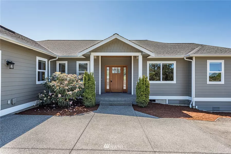 121 Sims LN, Sequim, WA 98382