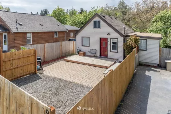 Port Orchard, WA 98366,990 Edwards CT E