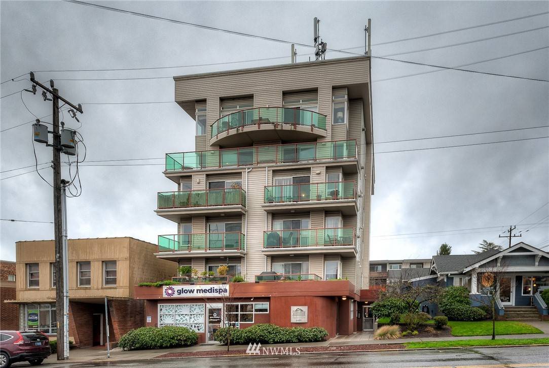 4409 California AVE SW #402, Seattle, WA 98116