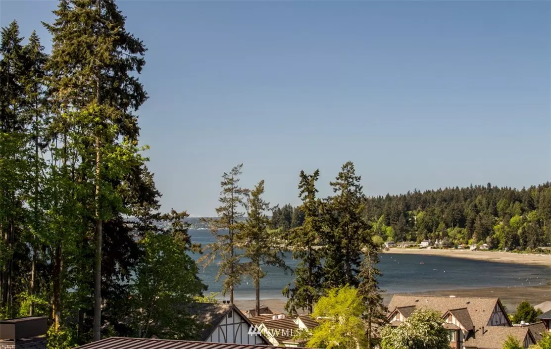 Bainbridge Island, WA 98110,4825 NE Dotson LOOP